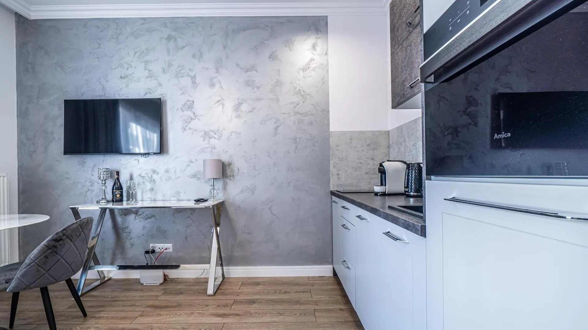 Private Parking, Secure Building - Central Apartments Old Town & Main Station Gdańsk