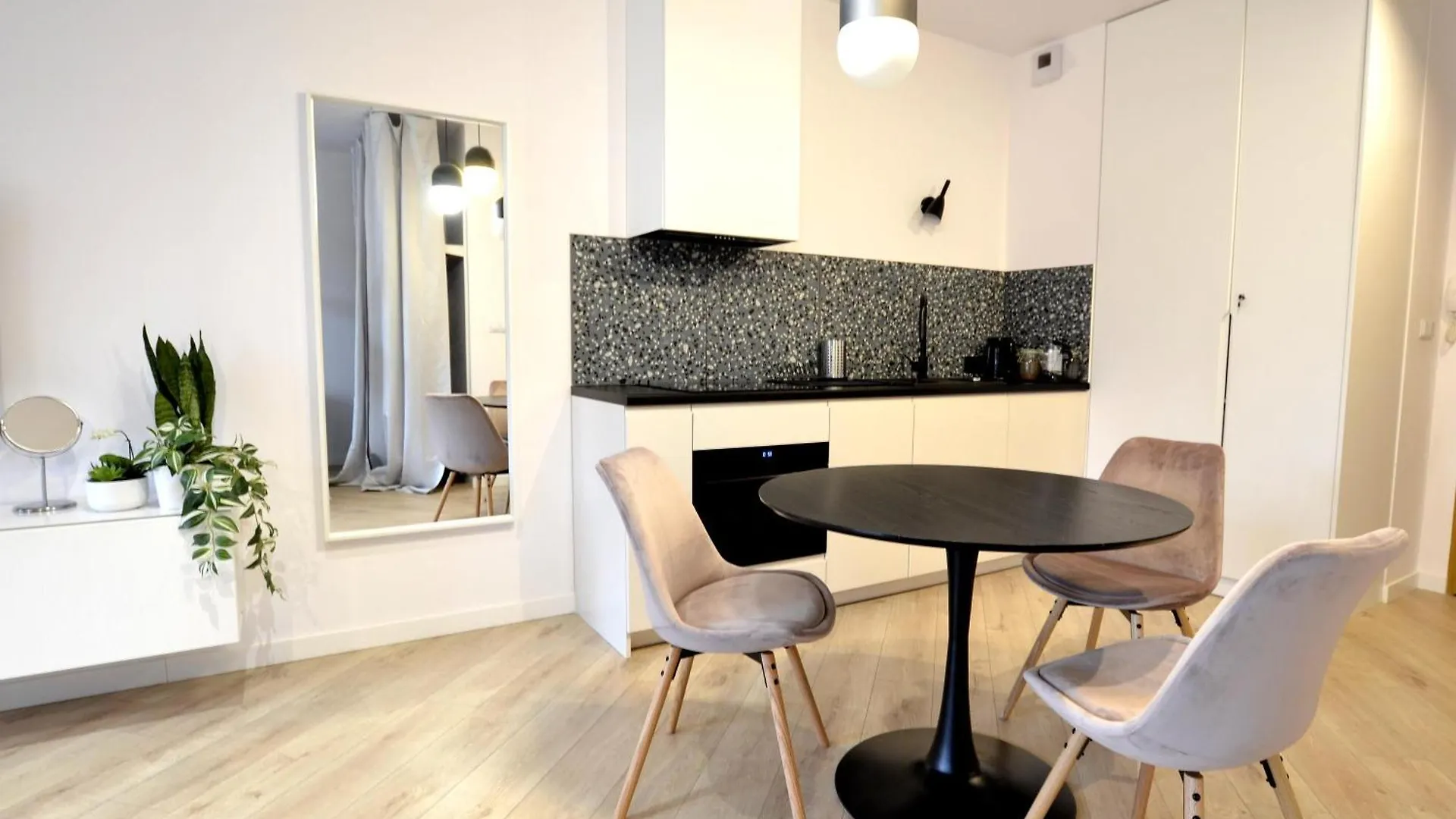 Private Parking, Secure Building - Central Apartments Old Town & Main Station Gdańsk Polónia