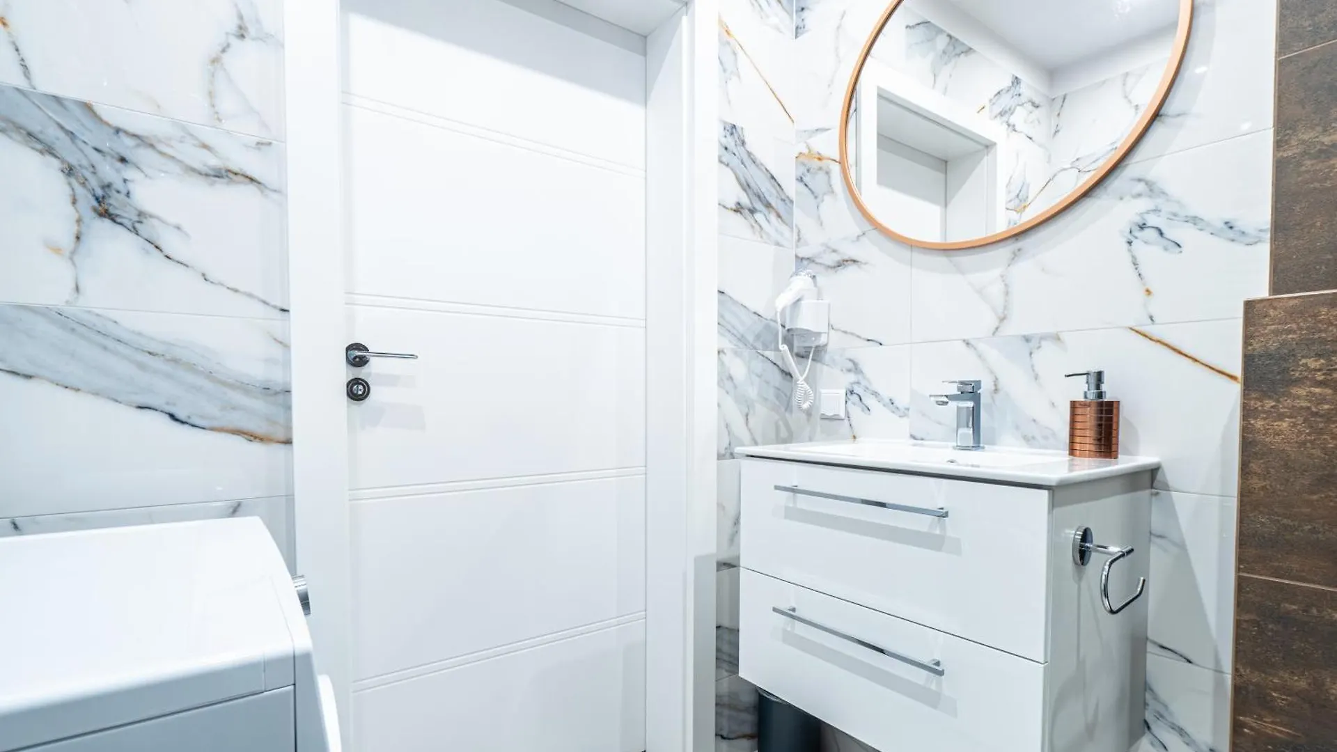 Private Parking, Secure Building - Central Apartments Old Town & Main Station Gdaňsk