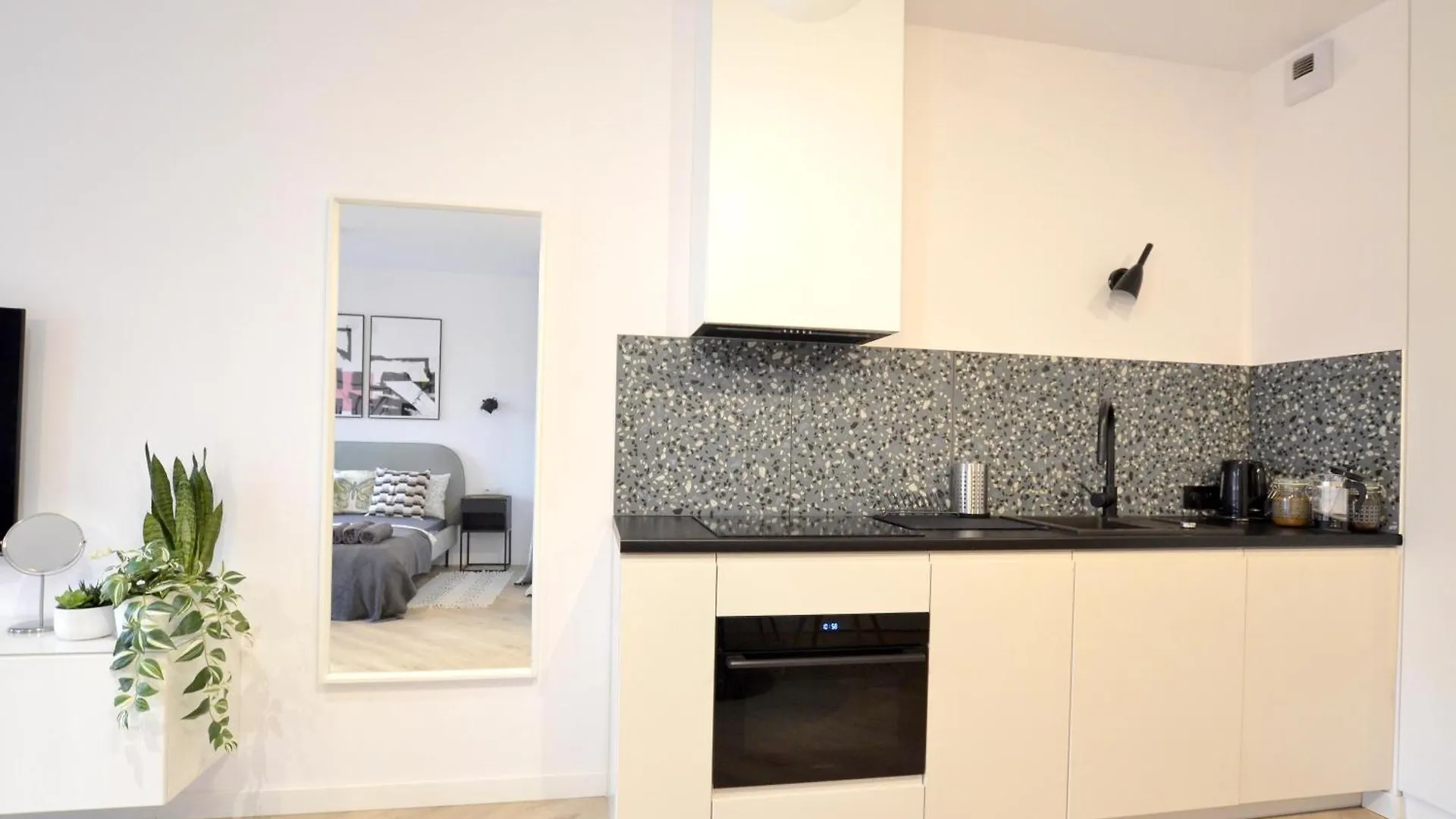 Private Parking, Secure Building - Central Apartments Old Town & Main Station Gdaňsk